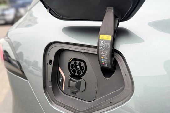 BMW iX3 40 sDrive 86.9kWh