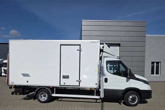 Iveco Daily 50C18 Kontener Chłodnia 8EP + Winda