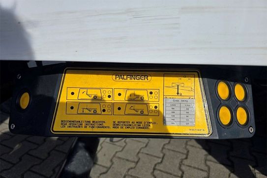 Iveco Daily 35C16 Kontener + Winda