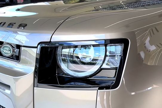 Land Rover Defender 110 3.0 D250 X-Dynamic HSE