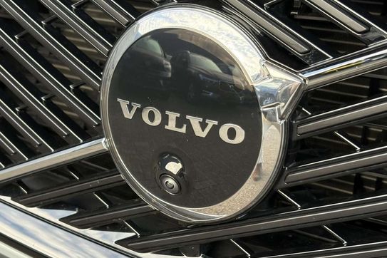 Volvo XC60 B5 AWD Ultra Dark
