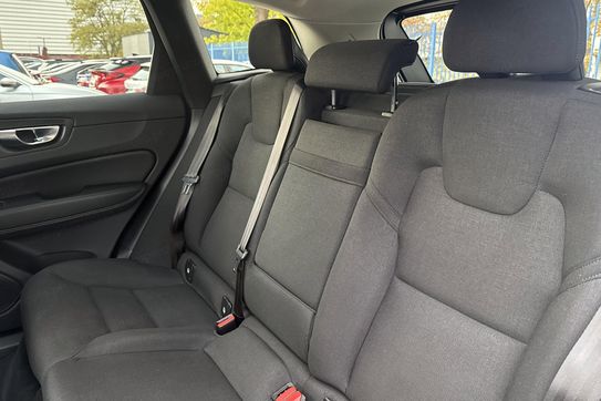 Volvo XC60 B4 D AWD Momentum Pro