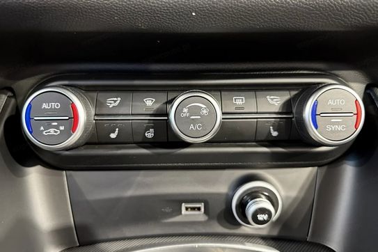 Alfa Romeo Stelvio Turbo Executive Q4