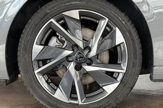 Peugeot 308 Allure EAT8 1.5 BlueHDi