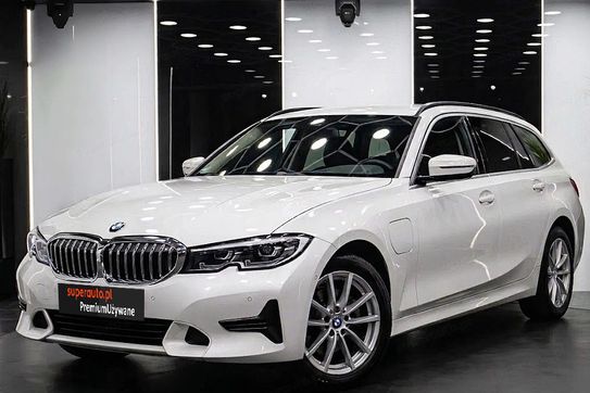 BMW Seria 3 320e Luxury Line