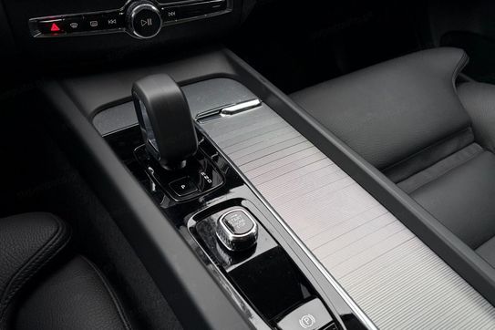 Volvo XC60 B5 B AWD Plus Dark