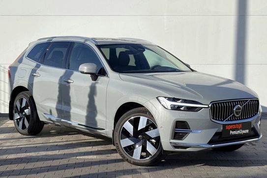 Volvo XC60 T6 Plug-In Hybrid AWD Ultra Bright
