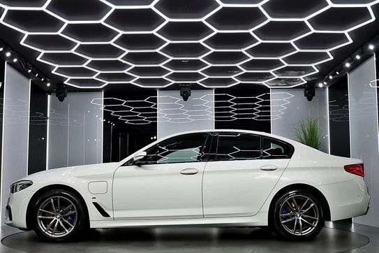 BMW Seria 5 530e xDrive M Sport