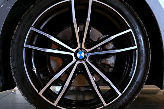 BMW Seria 3 320d xDrive M Sport