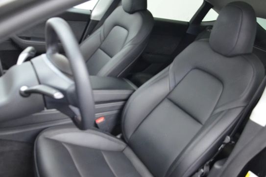 Tesla Model Y Y 62.5 Standard RWD