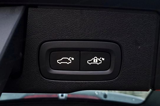 Volvo XC60 B4 D AWD Plus Dark aut