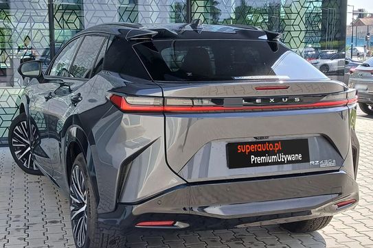 Lexus RZ 450e Omotenashi DIRECT4
