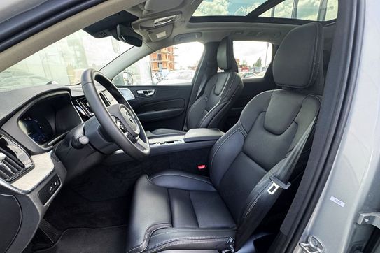 Volvo XC60 T6 Plug-In Hybrid AWD Ultra Dark aut