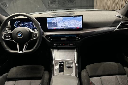 BMW Seria 3 330i xDrive M Sport aut