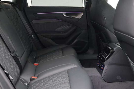 Audi A6 e-Hybrid quattro Avant