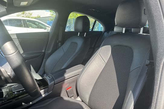 Mercedes CLA 200