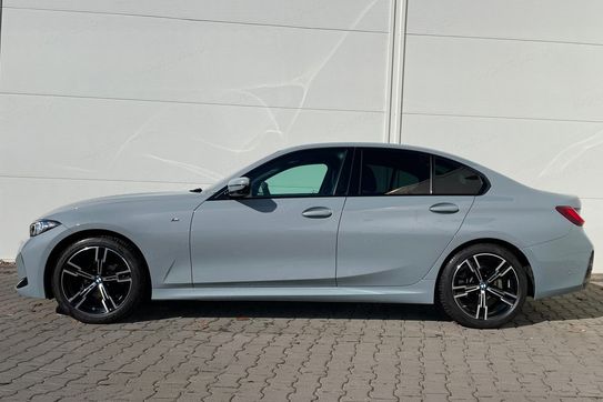 BMW Seria 3 330i xDrive M Sport