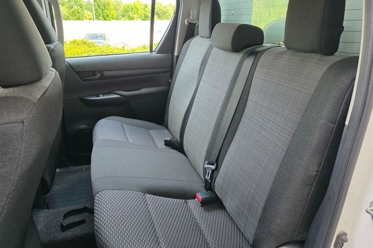 Toyota HiLux 2.4 d-4D Double Cab Dlx 4X4