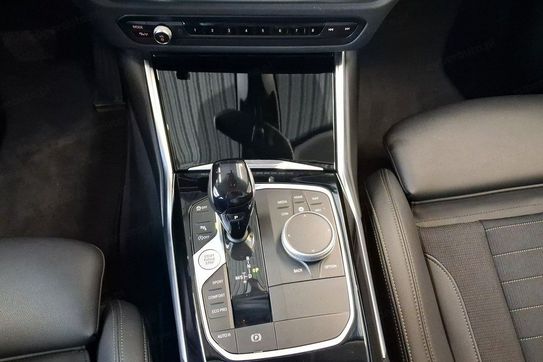 BMW Seria 3 318i aut