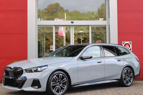 BMW Seria 5 540d xDrive M Sport Touring