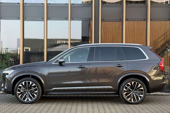 Volvo XC90 B5 AWD Ultra Bright