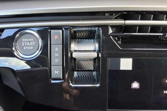 Peugeot 3008 GT 1.2 mHEV e-DCS6