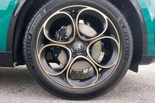 Alfa Romeo Stelvio 2.0 Turbo Intensa Q4
