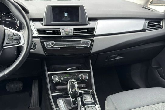 BMW Seria 2 216d aut