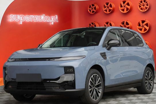 Leapmotor B10 Design Hybrid EV 18,8 kWh