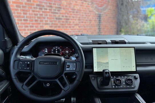 Land Rover Defender 110 4.4 P635 V8 mHEV Octa