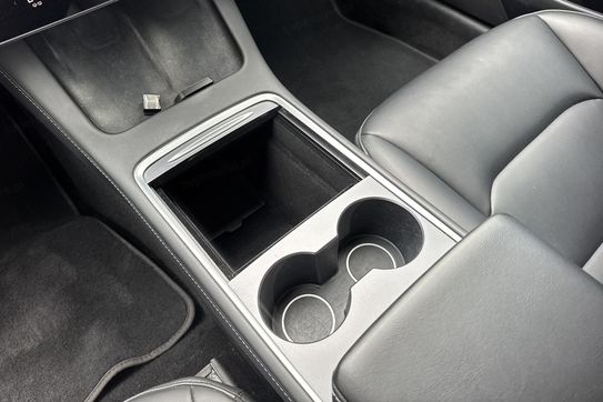 Tesla Model 3 RWD