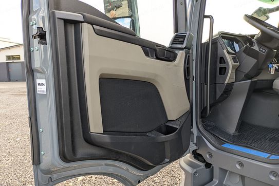MAN TGL 12.250 4x2 Autotransporter