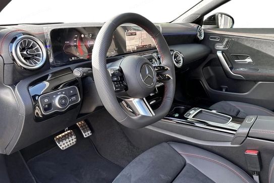 Mercedes CLA 200 AMG Line Shooting Brake