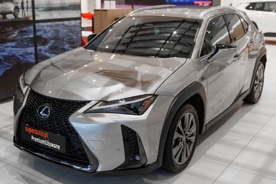 Lexus UX 300h F Sport Design