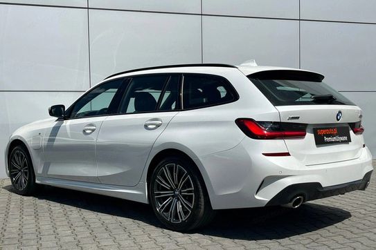 BMW Seria 3 330e xDrive M Sport sport-aut