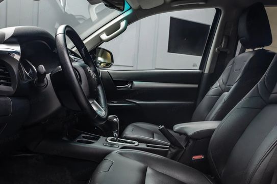 Toyota HiLux Double Cab SR5PLUS 4X4