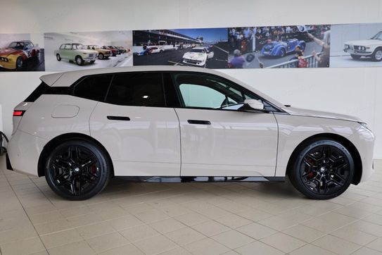 BMW iX xDrive45 M Sport