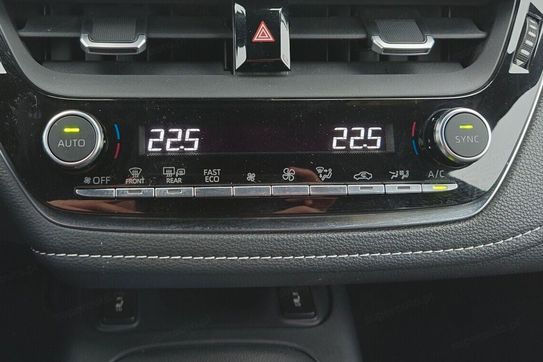 Suzuki Swace 1.8 Hybrid Premium Plus CVT