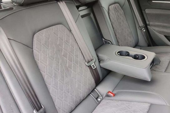Audi A6 TDI quattro S line Avant