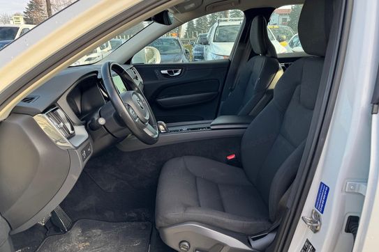 Volvo XC60 B4 Momentum Pro