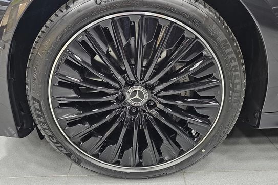 Mercedes Klasa E 200 4-Matic AMG