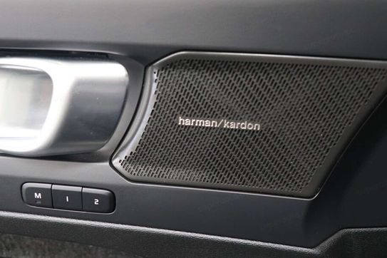 Volvo XC40 B4 Plus Dark