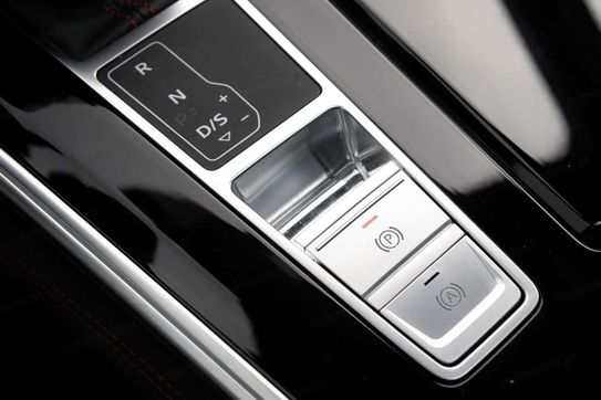 Audi A6 RS6 TFSI quattro Performance Avant