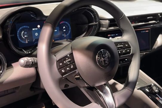 Alfa Romeo Junior 1.2 Ibrida