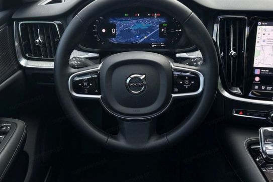 Volvo V60 T6 AWD Plug-In Hybrid Plus Dark
