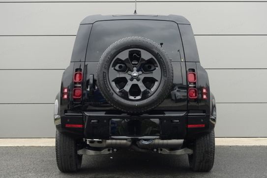 Land Rover Defender 90 D250 X-Dynamic SE