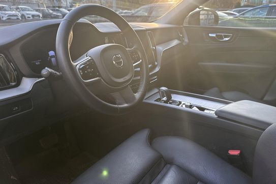 Volvo XC60 B5 B AWD Plus Dark