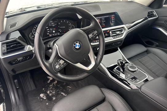BMW Seria 3 320i