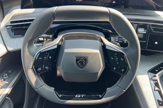 Peugeot 5008 GT 1.2 mHEV e-DCS6