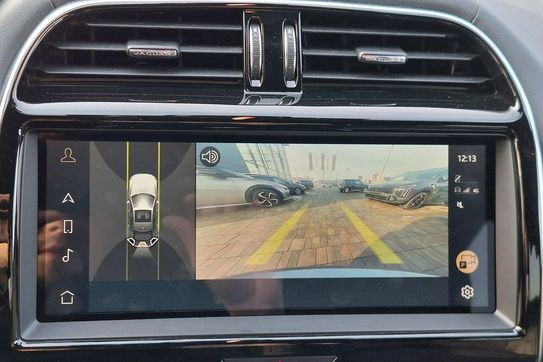 Jaguar XE D200 AWD SE